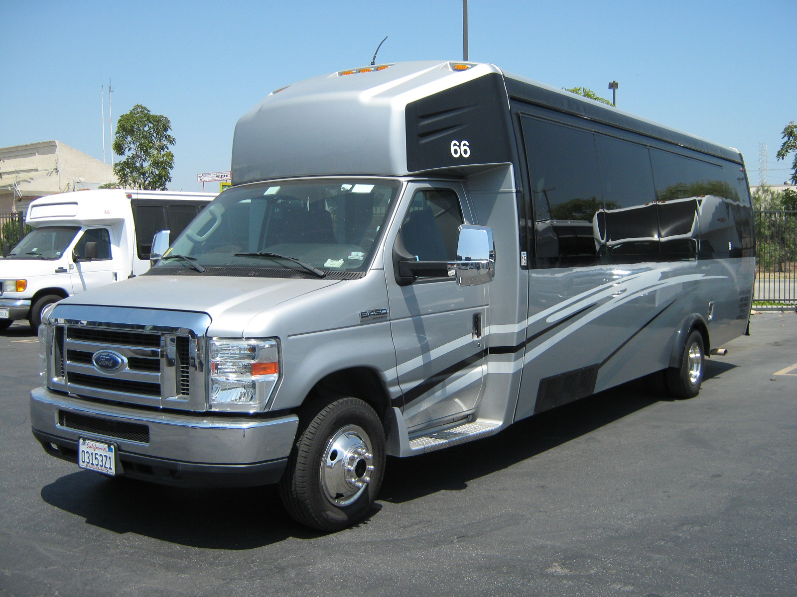 Equipment Fast Deer BusFast Deer Bus - Fast Deer Bus Charter Inc