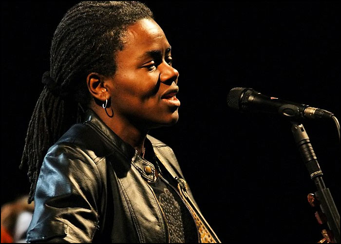 Tracy Chapman Tops Billboard s Country Songwriters Chart Due To Luke  - Fast Car Country Charts